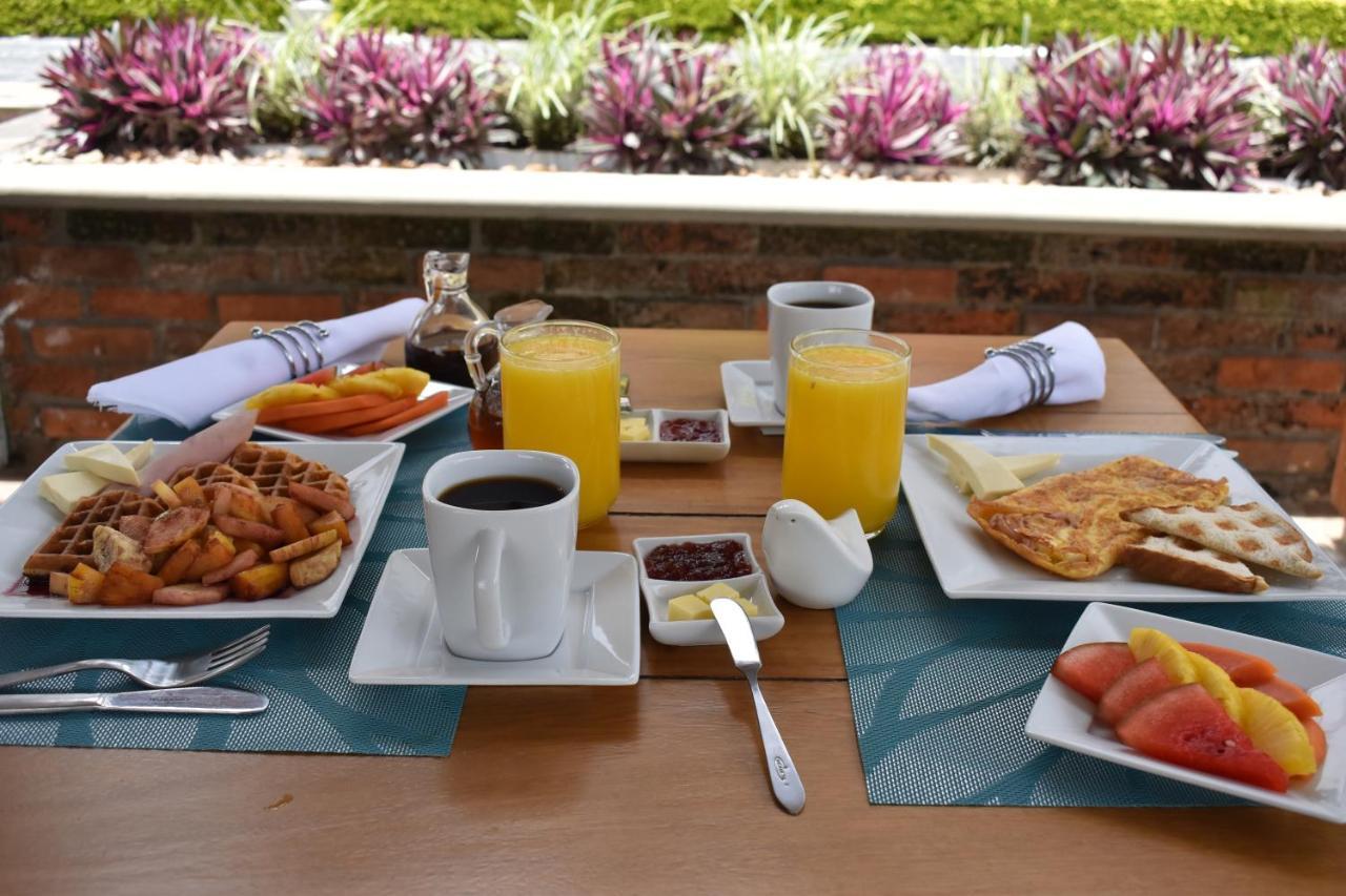 Hotel Syvanna Wellness And Spa Cerritos المظهر الخارجي الصورة