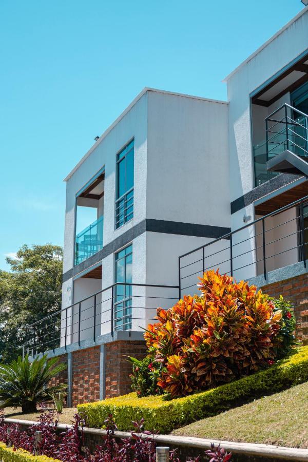 Hotel Syvanna Wellness And Spa Cerritos المظهر الخارجي الصورة
